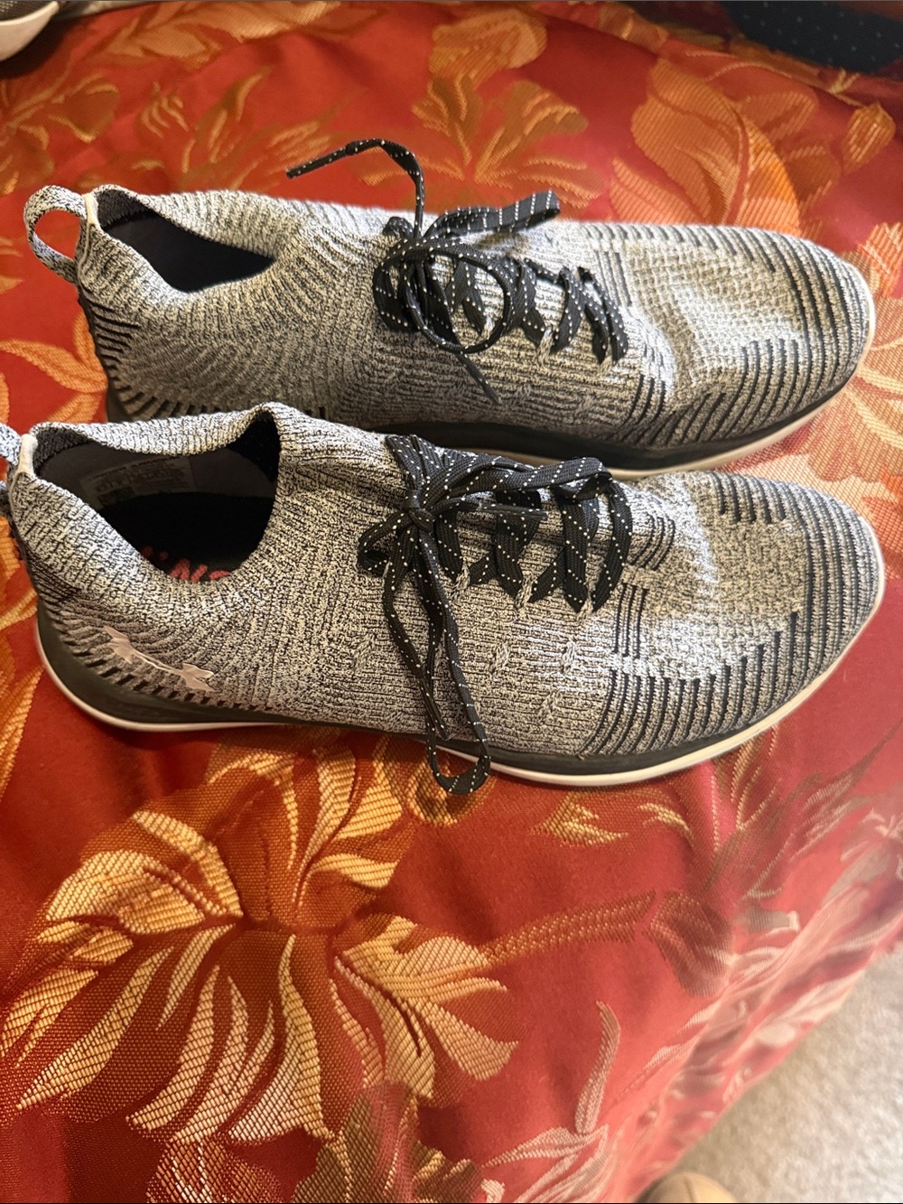 Under Armour Women's Grey/Black Knit Athletic Sneakers 8.5